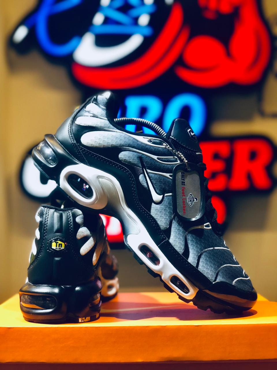 Nike TN Oreo